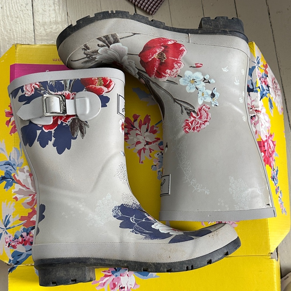 Joules Gray and Blue Floral Rain Boots - Picture 3 of 13